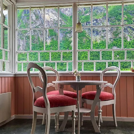 Vakantiehuis Prachtig In Vistdal Met Wifi Myklebostad (More og Romsdal)