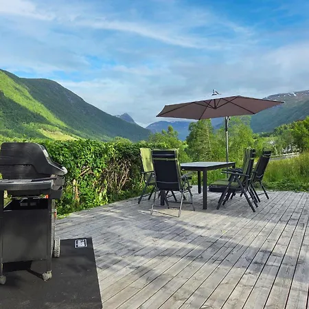Vakantiehuis Prachtig In Vistdal Met Wifi Myklebostad (More og Romsdal)