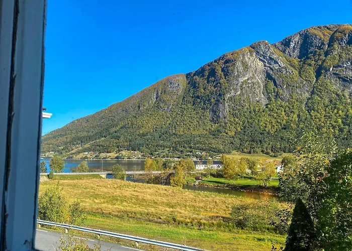 Beautiful In Vistdal With Wifi Myklebostad (More og Romsdal)